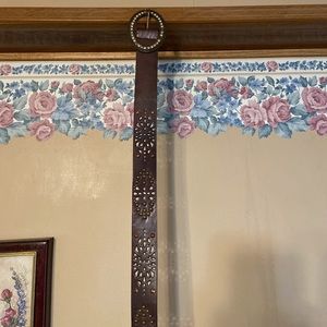 Women’s brown belt. Size 16